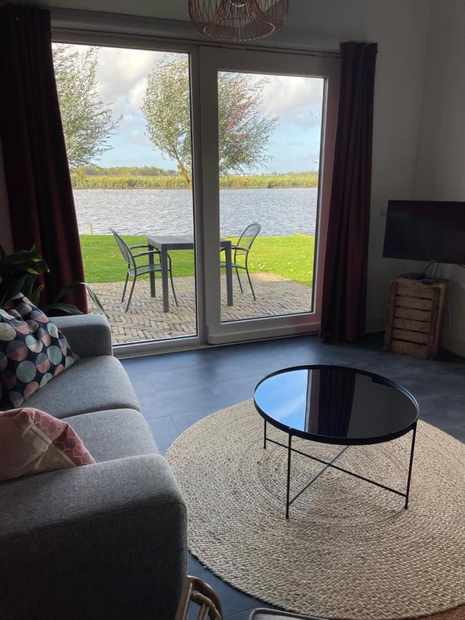Mooi Vakantiehuis Prachtig Gelegen Aan Het Water Rijpwetering Exterior photo